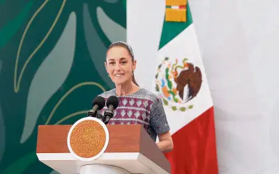 Sheinbaum advierte a gobiernos extranjeros: 'se topan con principios'