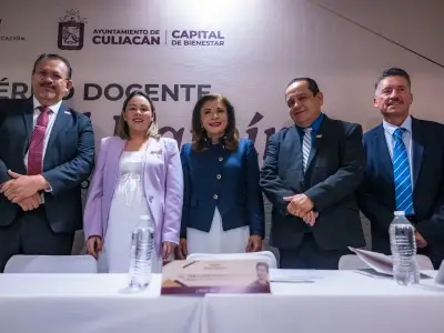 Sinaloa: 579 docentes reciben medalla por 30 años de servicio