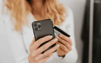 Suspenderán líneas celular sin CURP válida el 1 de julio