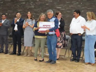 Texcoco entrega apoyos económicos para festejos del Día del Niño y Madres