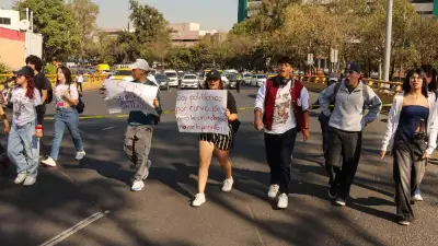 Trabajadores del IPN encabezan protestas en CDMX este 12 de abril