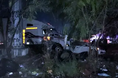 Tráiler impacta auto y muere un menor de edad en NL