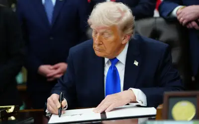 Trump firma ley que reactiva Seguridad Nacional sin agencias migratorias