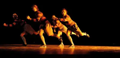 Un homenaje danzado al futbol llega al Teatro Julio Castillo