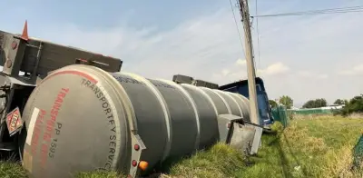 Vuelca pipa con turbosina en Hidalgo; activan operativo de control