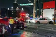 Agentes chocan en Monterrey sin heridos graves
