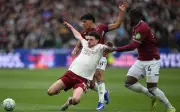 Arsenal vence al West Ham y acaricia el título de la Premier League