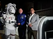 Astronauta de la NASA Barry Wilmore inspira a estudiantes del IPN