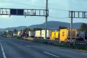Bloqueo en carretera 57 supera 24 horas por demanda de agua