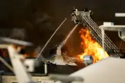 Bomberos combaten incendio en Universidad de Florida