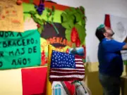 Braceros: una exposición en Marco aborda la historia migrante