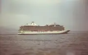 Brote de gastroenteritis en crucero en Francia deja un muerto y mil 700 confinados