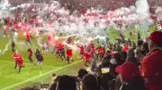 Caos y violencia en el clásico de Praga: Slavia vs Sparta suspendido