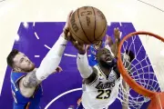 Cavaliers respiran y Oklahoma City deja a Lakers en la lona