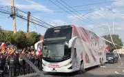 Chivas recibe apoyo masivo de afición en Estadio Jalisco