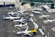 Controladores aéreos amenazan con huelga en México