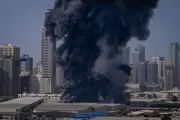 Defensa aérea de Emiratos Árabes responde a ataques iraníes