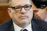 Defensa de Weinstein pide absolución en juicio por violación
