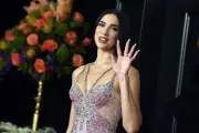 Dua Lipa demanda a Samsung por uso indebido de su imagen