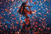 Dua Lipa lanza disco en vivo desde el Centro Histórico