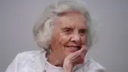 El secreto de la sonrisa de Elena Poniatowska a sus 94 años