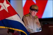 Embajador de Cuba arremete contra EU por acusación a Raúl Castro