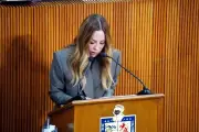 Exigen atender aulas, no canchas: padres de familia