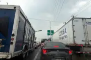 Filas de 4 km en Monterrey por semáforos sin luz