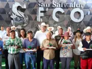 Gobierno de Puebla impulsa campo y carreteras en El Seco