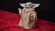 Grogu roba miradas en premiere de The Mandalorian and Grogu en Los Ángeles