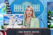 Inician trabajos para arco del triunfo de Trump en frontera