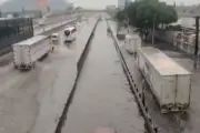 Inundaciones y trombas afectan al oriente del Valle de México