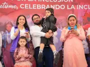 Isaac Montoya lidera caminata por inclusión del autismo