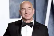 Jeff Bezos paga 10 mdd por presidir la Gala del Met