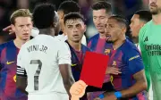 Ley Vinícius: FIFA castigará con roja taparse la boca en el Mundial 2026