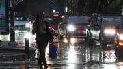 Lluvias inundan CDMX: caos vial cerca del AICM y Tlatelolco