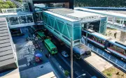 Línea 3 del Tren Ligero suspende servicio por persona en vías