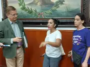 Madres autismo frenan ley en Jalisco; piden salud, no DIF