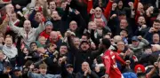 Manchester United vuelve a Champions con épica victoria 3-2 sobre Liverpool