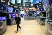 Mercados cierran con nuevos récords por optimismo comercial