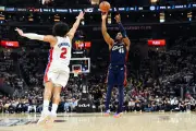 Mitchell brilla y Cleveland empata serie ante Detroit