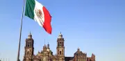 Moody's baja calificación de México a 'Baa3' por debilidad fiscal y apoyo a Pemex