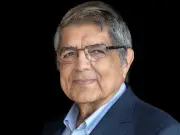 Más de 400 escritores firman declaración de apoyo a Sergio Ramírez para la RAE