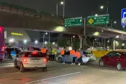 Protestan familiares de detenidos contra FGJEM en Periférico