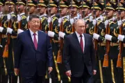Putin y Xi se reúnen en ceremonia de bienvenida en Beijing