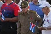 Raúl Castro se une a marcha del 1 de mayo en La Habana