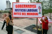 Reclaman renuncia del secretario laboral en México