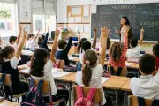 Recorte de clases genera controversia en México