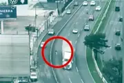 Rescatan a hombre que caminaba en Carretera Nacional