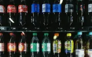 Riesgos del refresco light: daño cerebral por edulcorantes